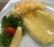 Филе судака по-польски с картофельным пюре