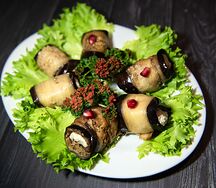 Рулеты из баклажанов по-грузински