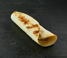Тортилья с курицей и беконом