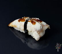 Суши с угрём