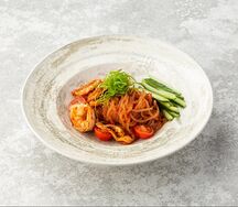 Рисовая лапша в соусе красный карри