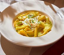 Ригатони со страчателлой и песто