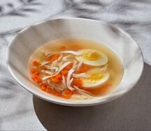 Куриный бульон с птитимом