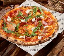 С прошутто, рукколой и маскарпоне ультра