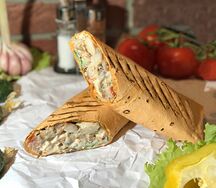 Шаверма классическая в сырном лаваше