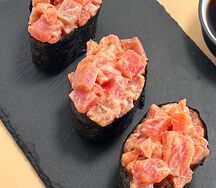 Гункан с тунцом