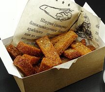 Ржаные гренки с чесночным соусом