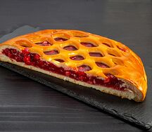 Пирог с брусникой и яблоком 