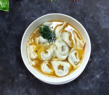 Пельмени с бульоном