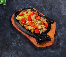 Жаровня с овощами и курицей