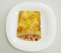 Блин с ветчиной и сыром