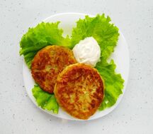 Драники картофельные со сметаной