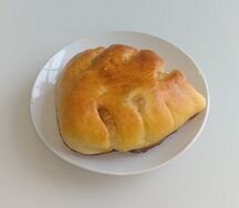 Пирожок с яблоком