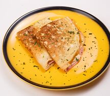 Блины с ветчиной и сыром