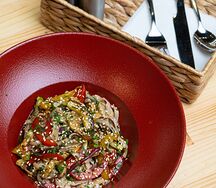 Классический вок с лапшой и овощами