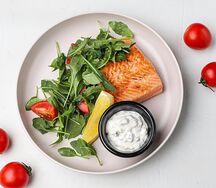 Филе красной рыбы с рукколой