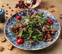 Теплый салат с телятиной