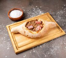 Хачапури по-аджарски с красной фасолью и беконом