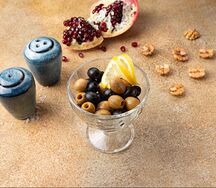 Маслины и оливки