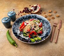 Салат по-грузински с грецкими орехами