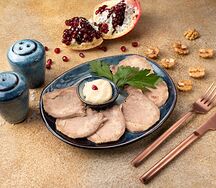 Язык отварной с хреном