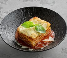 Лазанья с рагу из мяса дичи