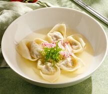 Суп с вонтонами из морепродуктов