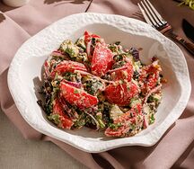 Салат по-грузински с грецкими орехами