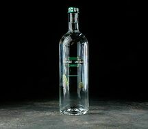 Негазированная минеральная вода RusseQuelle