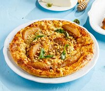 Хачапури с грушей и сыром горгондзола
