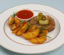 Греча с мясной котлетой