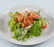 Салат Цезарь с креветками