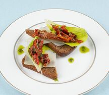 Хлебная закуска с томатами