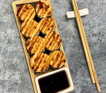 Запечённый ролл с креветкой