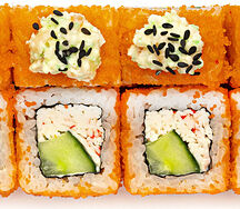 Ролл с крабом и огурцом