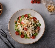 Салат Цезарь с курицей