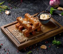 Ржаные гренки с соусом тартар