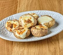 Шляпки шампиньонов с сулугуни
