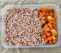Гречка с курицей и овощами