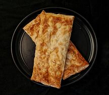 Слойка с ветчиной и сыром