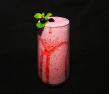 Смородиновый молочный коктейль