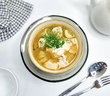 Пельмени с бульоном
