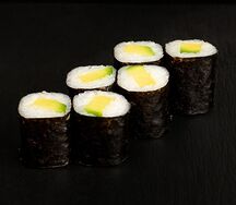 Мини ролл с авокадо