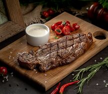 Нью-Йорк с перечным соусом