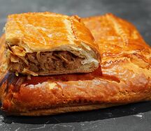 Пирог слоеный с капустой и яйцом