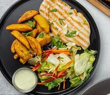 Куриная грудка с запечёнными картофельными дольками