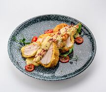 Куриная грудка в сырной панировке