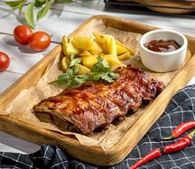 Свиные рёбра с картофелем по-деревенски