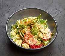 Салат с овощами и киноа