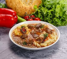 Гуляш с гарниром